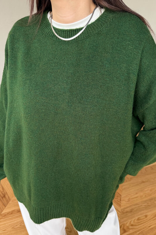 TRK-5326 Koyu Yeşil Yumoş Dokulu Oversize Triko Kazak  - 3