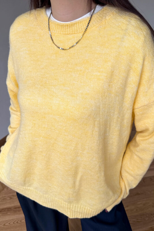 TRK-5326 Sarı Yumoş Dokulu Oversize Triko Kazak - 4