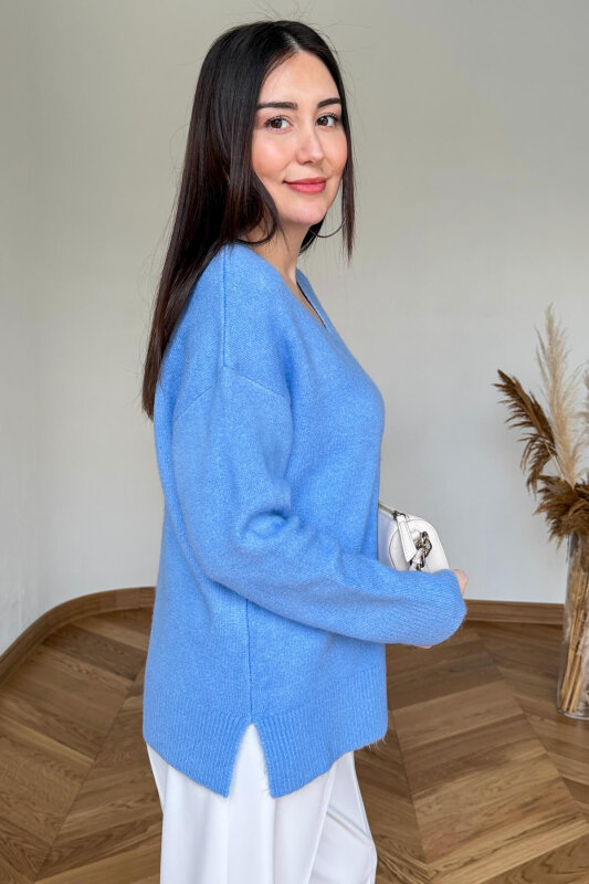 TRK-5327 Mavi Yumoş Dokulu V Yaka Oversize Triko Kazak - 2