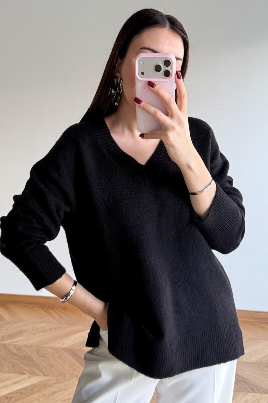 TRK-5327 Siyah Yumoş Dokulu V Yaka Oversize Triko Kazak - 5