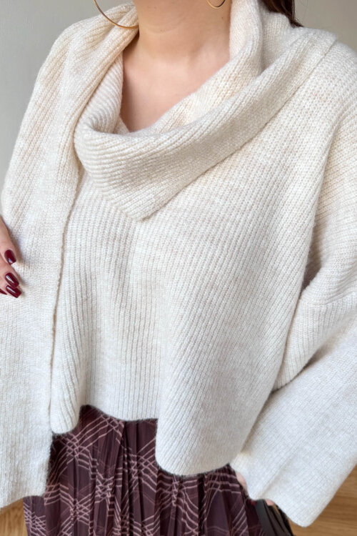 TRK-5331 Ekru Kendinden Şallı V Yaka Fitilli Triko Kazak - 2