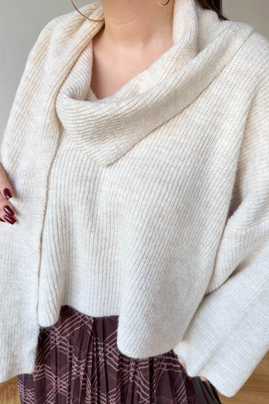 TRK-5331 Ekru Kendinden Şallı V Yaka Fitilli Triko Kazak - 2