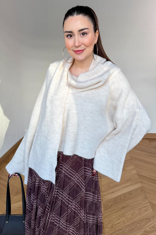 TRK-5331 Ekru Kendinden Şallı V Yaka Fitilli Triko Kazak - 4