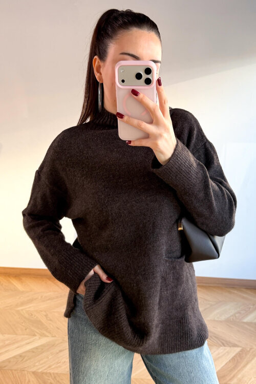 TRK-7061 Acı Kahve Cep Detaylı Yarım Balıkçı Yaka Pamuklu Kazak - 3