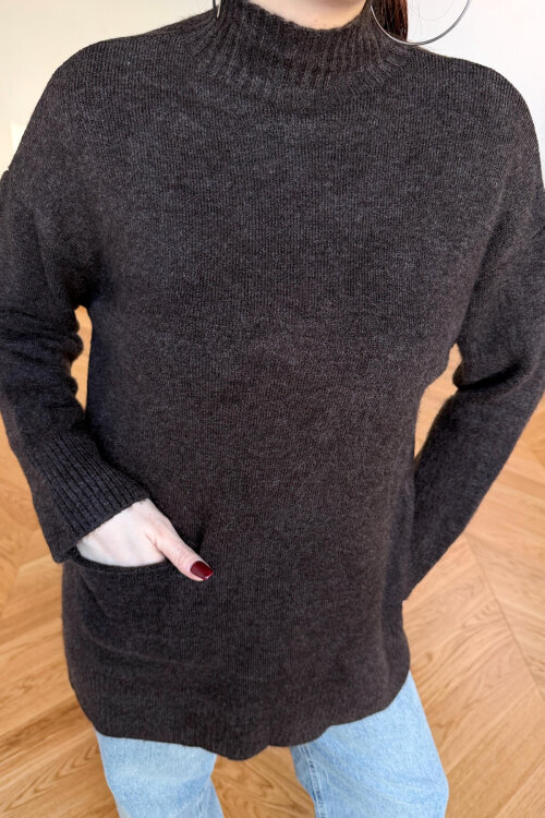 TRK-7061 Acı Kahve Cep Detaylı Yarım Balıkçı Yaka Pamuklu Kazak - 4